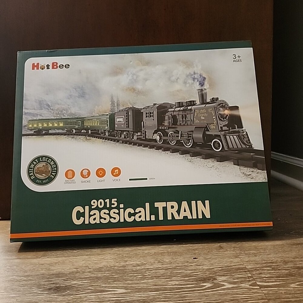 NIB Hot Bee 9015 Classic Train - Lights, Sound & Smoke!